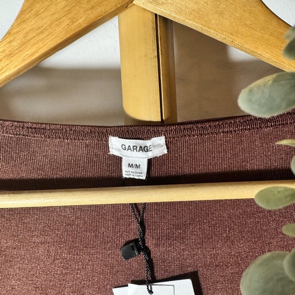 (3 For $20) Garage Top - Size M - Picture 4 of 6